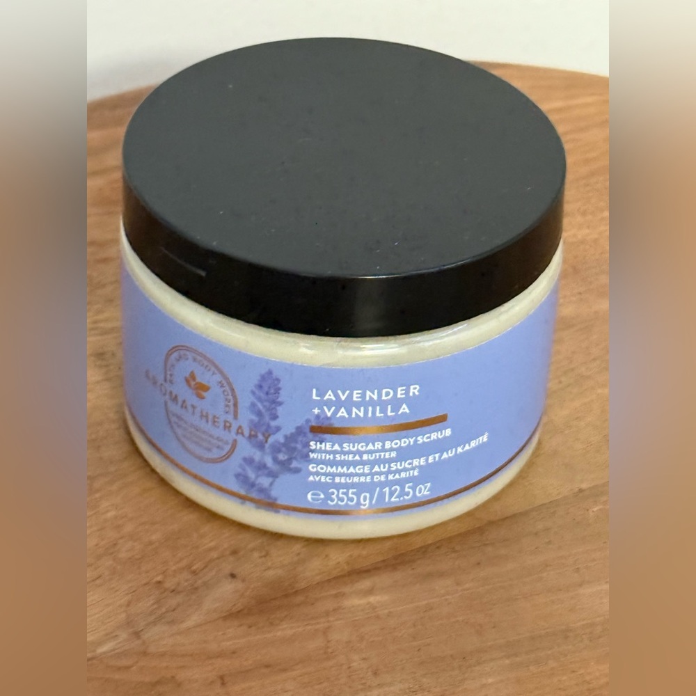 BNWT BATH BODY WORKS AROMATHERAPY LAVENDER VANILLA SHEA SUGAR BODY SCRUB